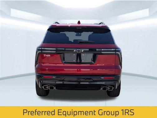 Radiant Red Tintcoat 2026 Chevrolet Traverse RS