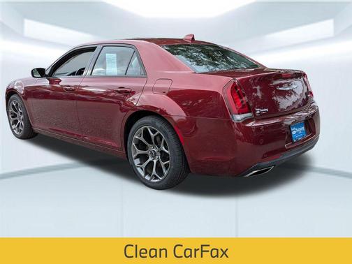 2018 Chrysler 300 Touring