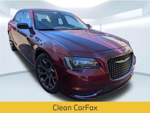 2018 Chrysler 300 Touring