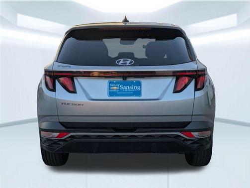 2022 Hyundai TUCSON SE
