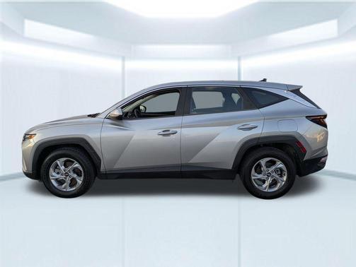 2022 Hyundai TUCSON SE