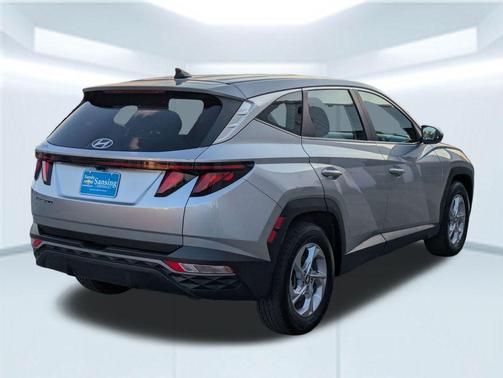 2022 Hyundai TUCSON SE