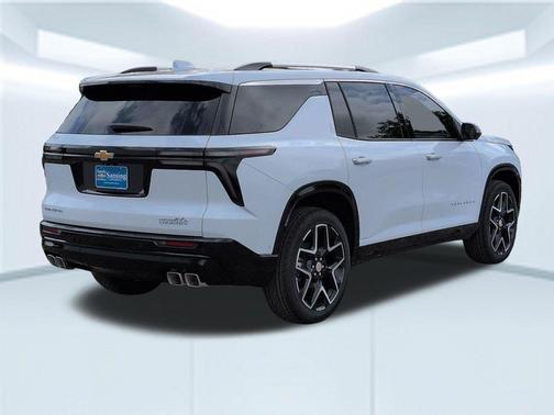 Polar White Tricoat 2026 Chevrolet Traverse High Country