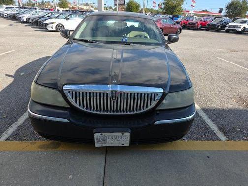 2005 Lincoln Town Car Signature