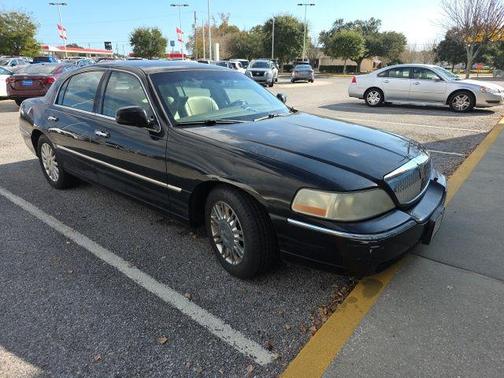 2005 Lincoln Town Car Signature