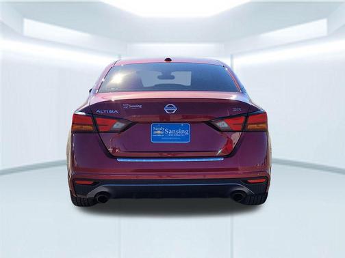 2020 Nissan Altima SR FWD