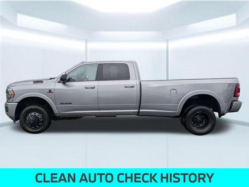 2022 RAM 3500 Laramie Crew Cab 4x4 8' Box