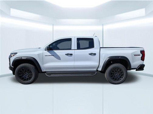 Summit White 2026 Chevrolet Colorado Trail Boss
