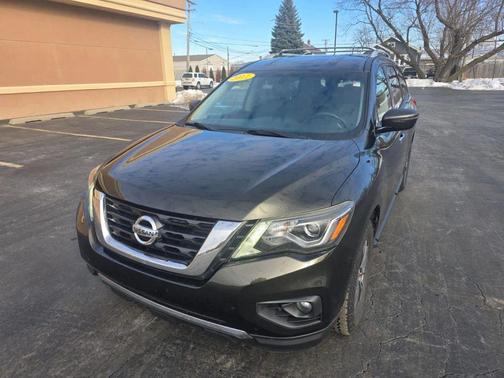 2017 Nissan Pathfinder SV