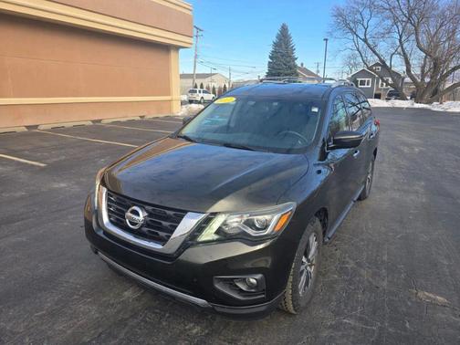 2017 Nissan Pathfinder SV