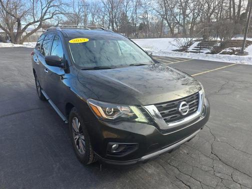 2017 Nissan Pathfinder SV