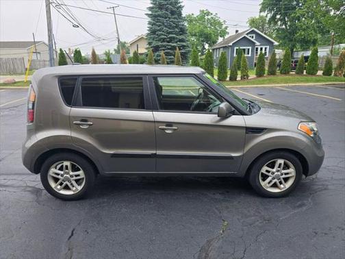 2011 Kia Soul +