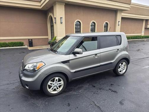 2011 Kia Soul +