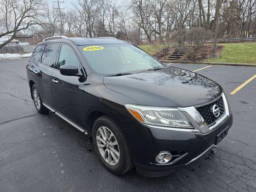 2016 Nissan Pathfinder SV