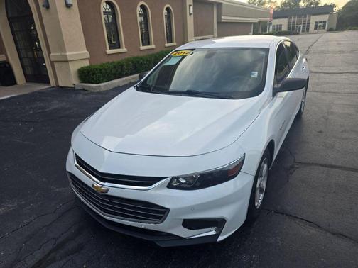 Summit White 2018 Chevrolet Malibu 1LS