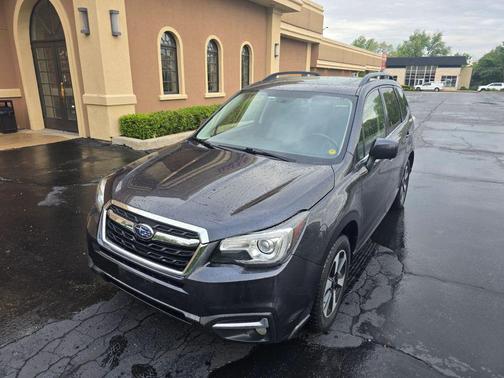 Dark Gray Metallic 2018 Subaru Forester 2.5i Limited