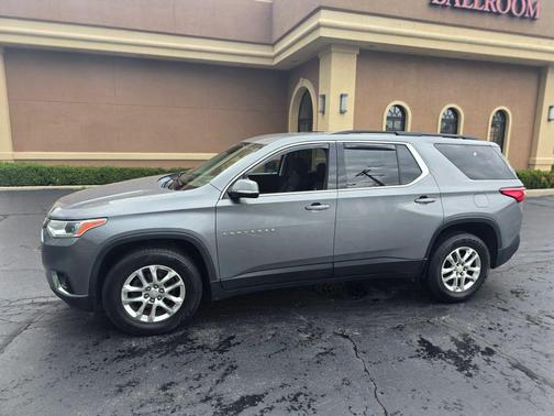 Gray 2019 Chevrolet Traverse LT Cloth