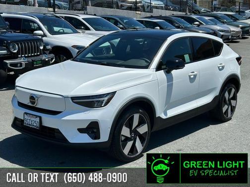 Crystal White Metallic 2023 Volvo C40 Recharge Pure Electric Twin eAWD Plus