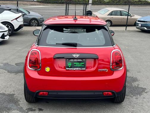 2023 MINI SE Hardtop Signature