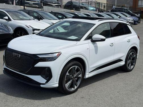 Glacier White Metallic 2024 Audi Q4 e-tron Premium Plus 50 quattro