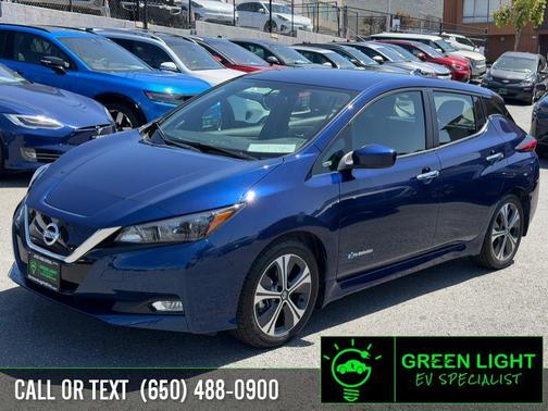 Deep Blue Pearl 2018 Nissan Leaf SV