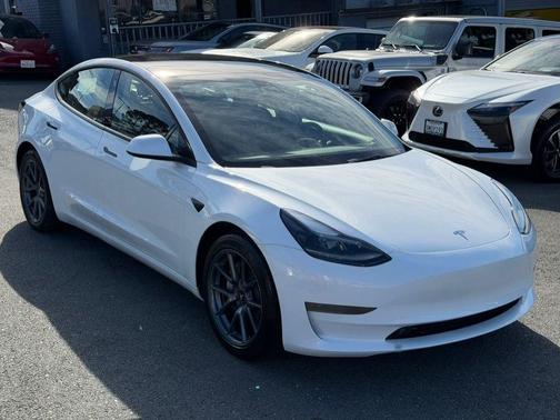 Pearl White Multi-Coat 2023 Tesla Model 3 Standard Range