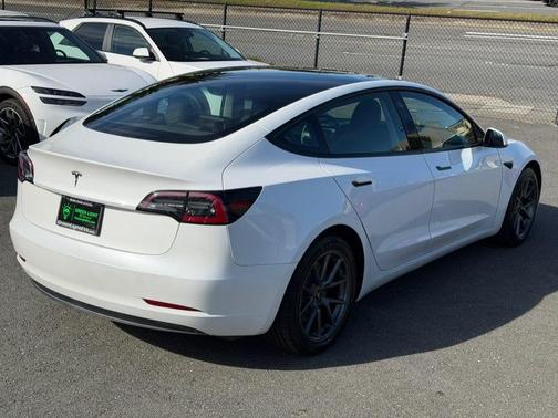 Pearl White Multi-Coat 2023 Tesla Model 3 Standard Range