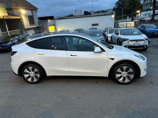 2021 Tesla Model Y Long Range Dual Motor All-Wheel Drive