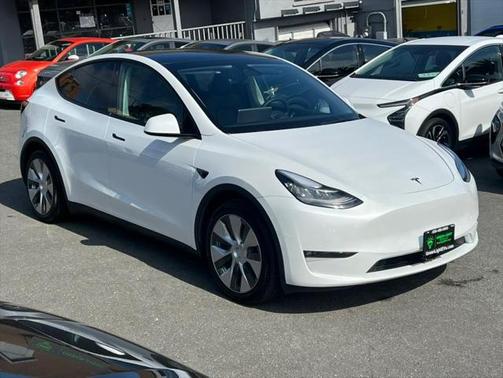 2022 Tesla Model Y Long Range Dual Motor All-Wheel Drive