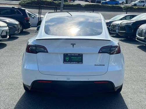 2022 Tesla Model Y Long Range Dual Motor All-Wheel Drive