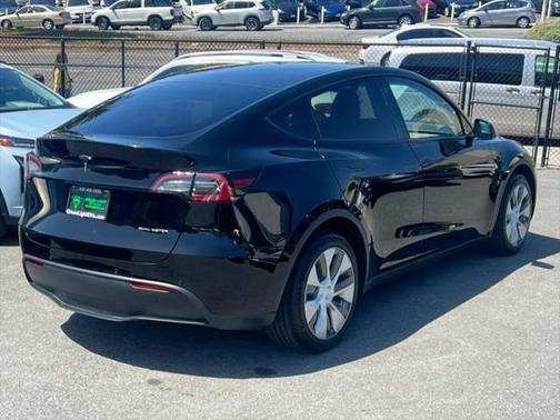 2022 Tesla Model Y Long Range Dual Motor All-Wheel Drive