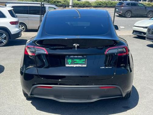 2022 Tesla Model Y Long Range Dual Motor All-Wheel Drive