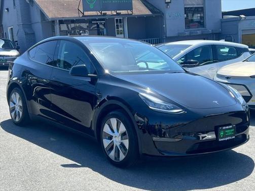2022 Tesla Model Y Long Range Dual Motor All-Wheel Drive