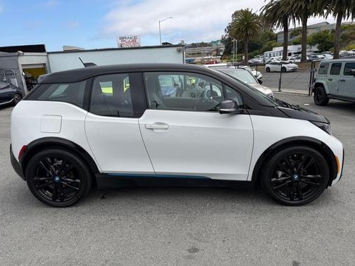 Capparis White w/BMW i Frozen Blue Accent 2019 BMW i3 120 Ah BEV