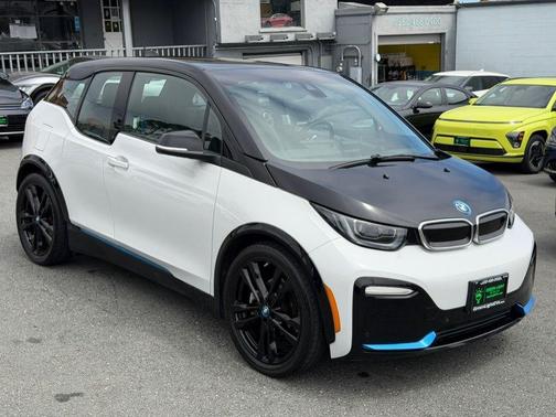 Capparis White w/BMW i Frozen Blue Accent 2019 BMW i3 120 Ah BEV