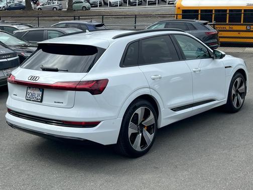 2023 Audi e-tron Premium Plus quattro