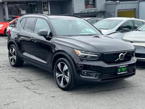 2021 Volvo XC40 Recharge Pure Electric P8