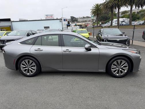 Heavy Metal 2023 Toyota Mirai Base