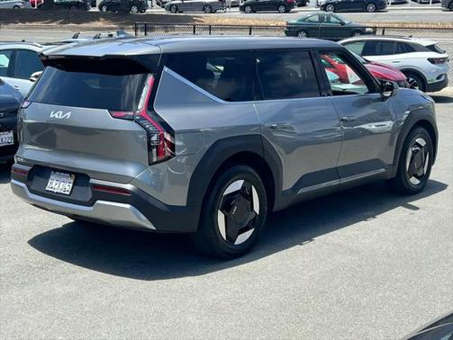 2024 Kia EV9 Light Short Range