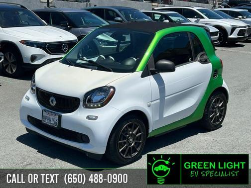 white 2017 smart ForTwo Electric Drive passion