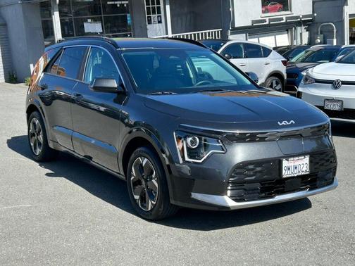 Graphite Gray 2024 Kia Niro EV Wind