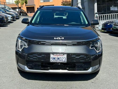 Graphite Gray 2024 Kia Niro EV Wind