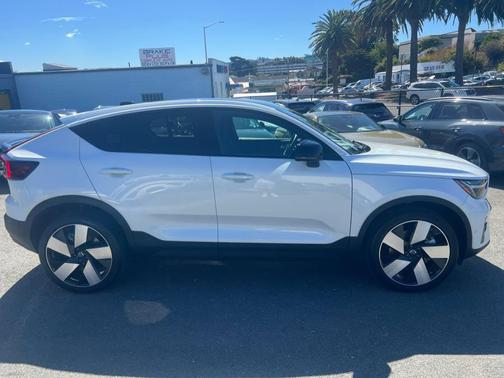 2023 Volvo C40 Recharge Pure Electric Twin Plus
