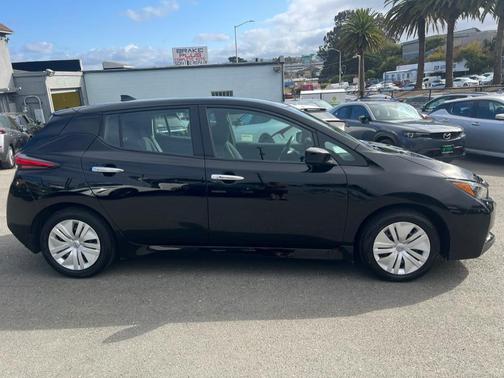 2025 Nissan Leaf S