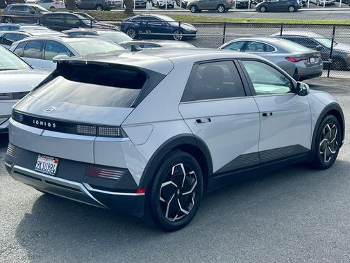 2024 Hyundai IONIQ 5 SEL