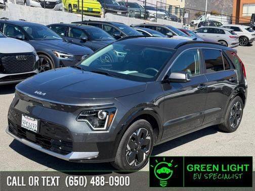 Graphite Gray 2024 Kia Niro EV Wind