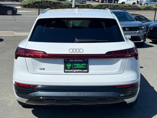 2024 Audi Q8 e-tron Premium Plus