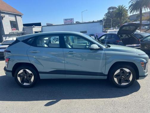 2024 Hyundai KONA EV SE