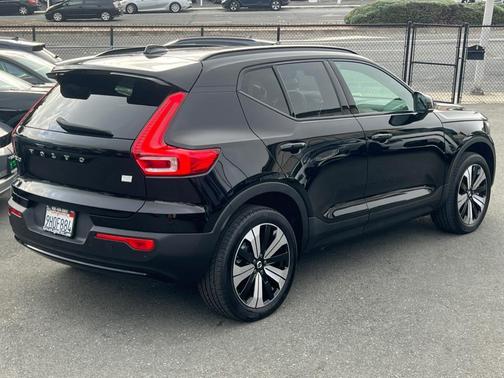2023 Volvo XC40 Recharge Pure Electric Twin Core