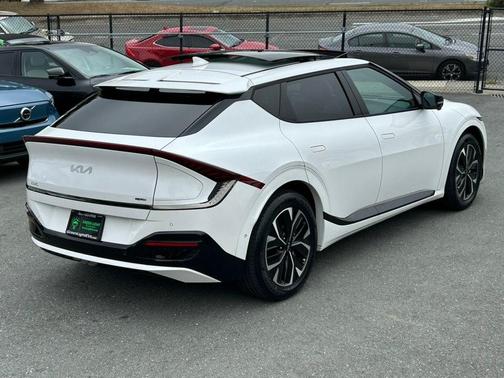 Snow White Pearl 2023 Kia EV6 GT-Line